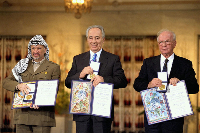 800px-Flickr_-_Government_Press_Office_(GPO)_-_THE_NOBEL_PEACE_PRIZE_LAUREATES_FOR_1994_IN_OSLO.