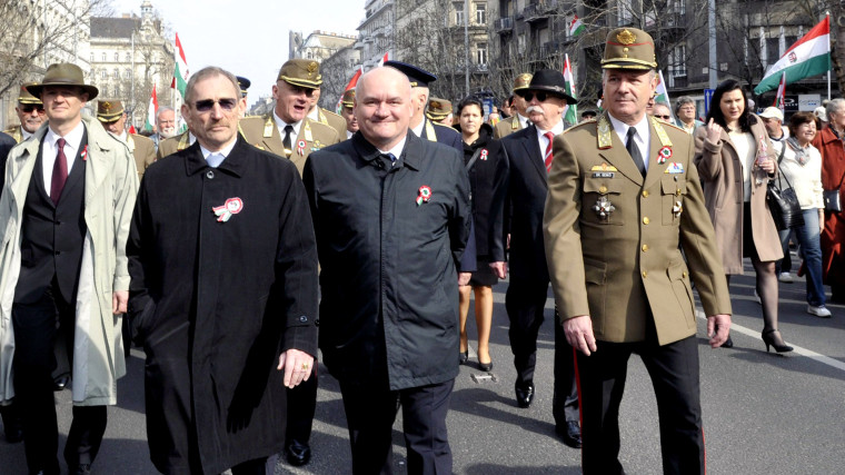 Hende Csaba; Benkő Tibor; Pintér Sándor