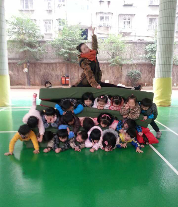 child-pyramid2