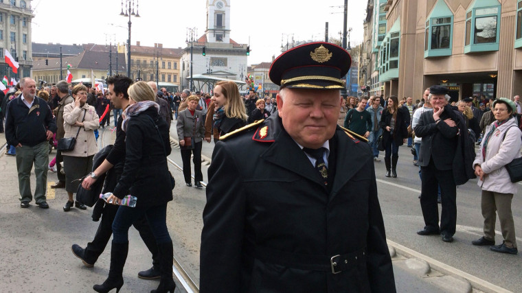 marcius-15-disz-egyenruha-maskara-jelmez2